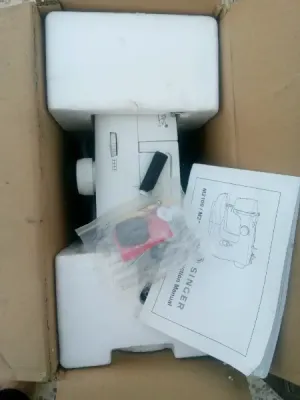 السلام عليكم عندي مكينت اخياطه للبيع جديده اصليه للبيع السعر170دينار