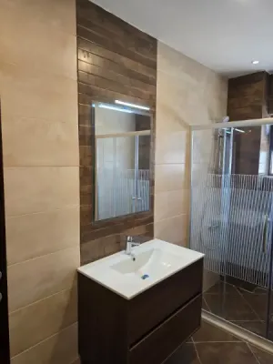 شقه طابقيه للبيع