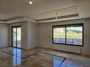 شقه طابقيه للبيع