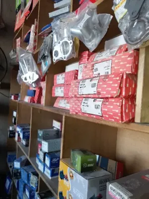 محل قطع غيار سيارات جديد للبيع