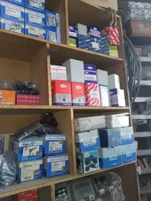 محل قطع غيار سيارات واكسسوارات السيارات جديد للبيع