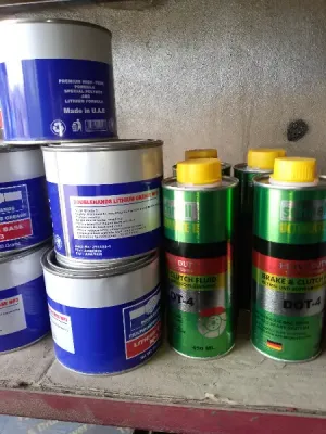 محل قطع غيار سيارات واكسسوارات السيارات جديد للبيع