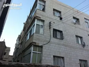 سطح خالي من البناء في الذراع الشمالي في عمان
