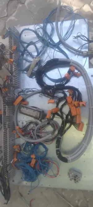 انفيرتر و plc و ومحول ac dc واشياء اخرى