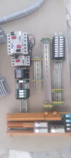 انفيرتر و plc و ومحول ac dc واشياء اخرى